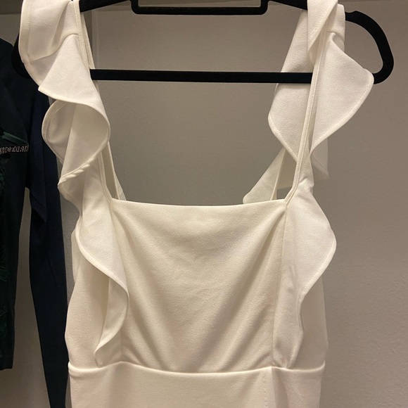 BCBG generation white ruffle dress medium - Picture 4 of 7